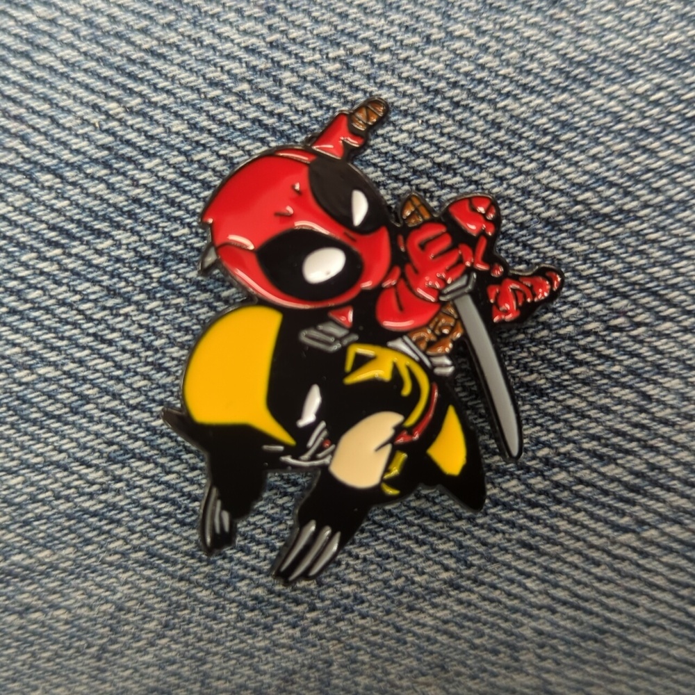 ❤️💛 Deadpool & Wolverine - Enamel Pin